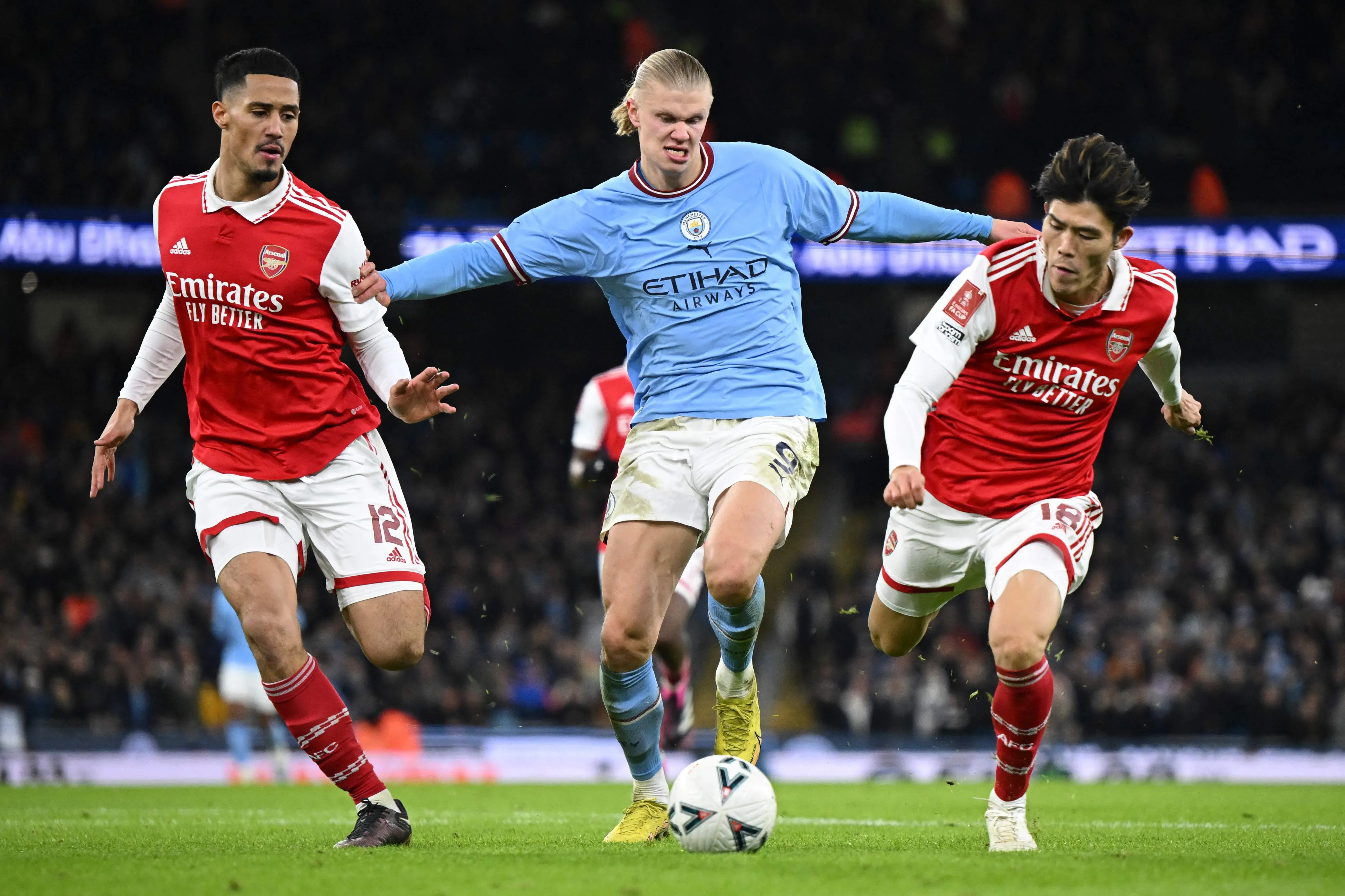 Head to Head Dan Prediksi Skor Arsenal vs Manchester City Dalam Premier League 2025/26 Head to Head Dan Prediksi Skor Arsenal vs Manchester City Dalam Premier League 2025/26